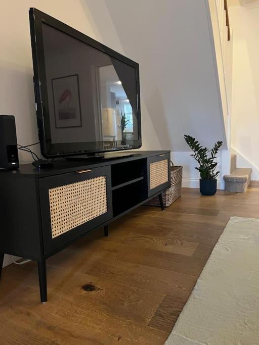 Chic 2 Bedroom Cottage Willingham  Екстериор снимка